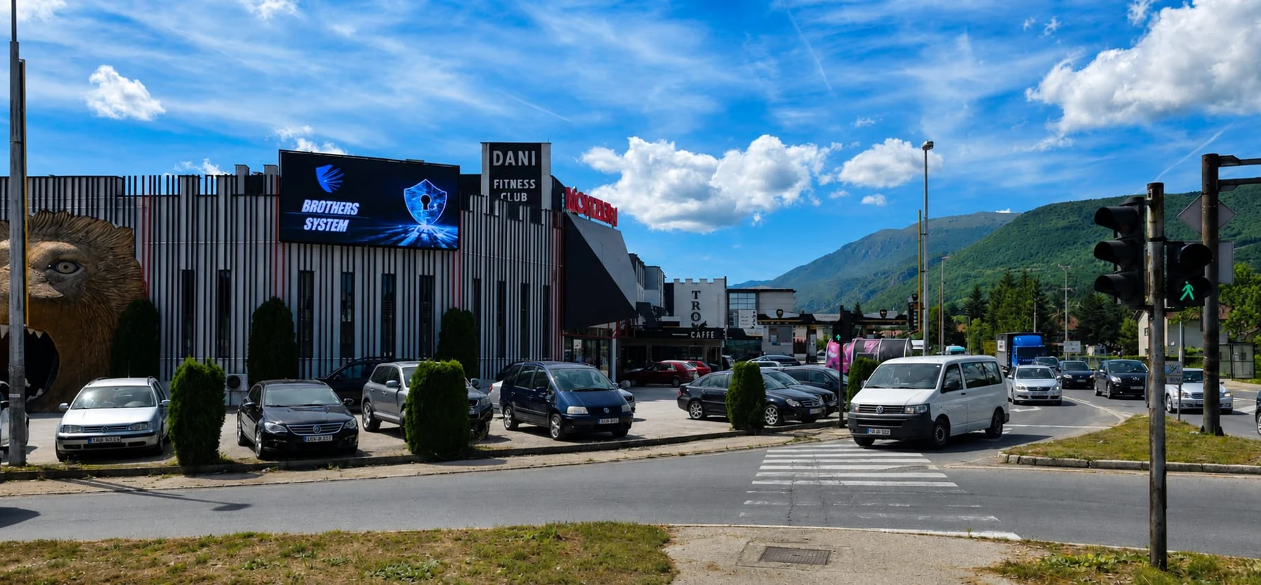 LED zaslon TRON – Travnik